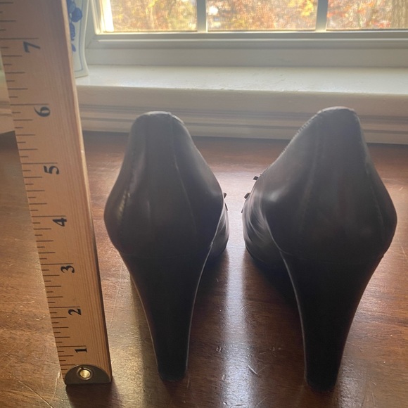 Via Spiga Italian made pointed toe brown loafer style w/ tassels heel -6.5 - Picture 6 of 11